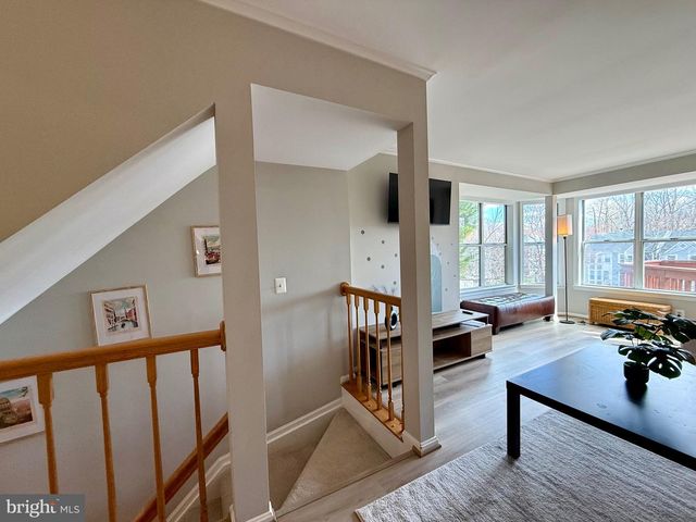 5913 SIR CAMBRIDGE WAY, Alexandria, VA 22315