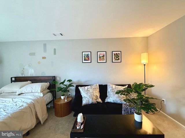 5913 SIR CAMBRIDGE WAY, Alexandria, VA 22315