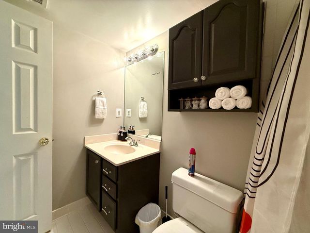 5913 SIR CAMBRIDGE WAY, Alexandria, VA 22315