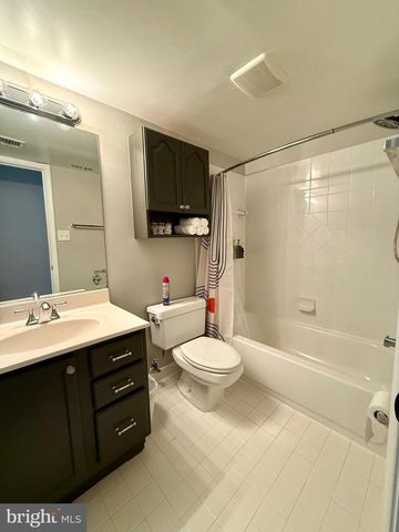 5913 SIR CAMBRIDGE WAY, Alexandria, VA 22315