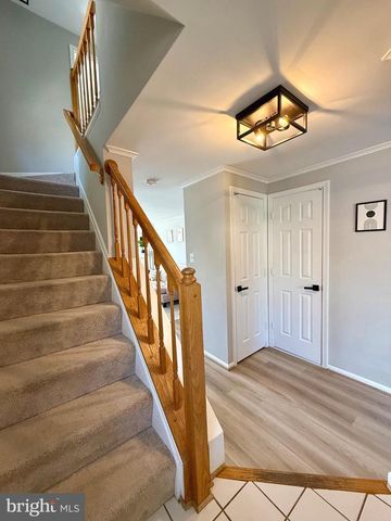 5913 SIR CAMBRIDGE WAY, Alexandria, VA 22315