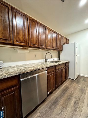 65 Fairview Street 3D, Palisades Park, NJ 07650