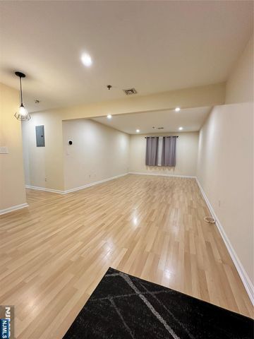 65 Fairview Street 3D, Palisades Park, NJ 07650