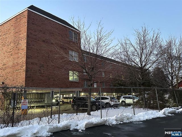 65 Fairview Street 3D, Palisades Park, NJ 07650