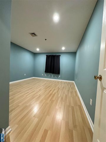 65 Fairview Street 3D, Palisades Park, NJ 07650