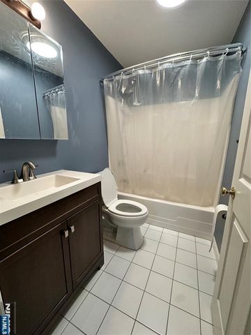 65 Fairview Street 3D, Palisades Park, NJ 07650