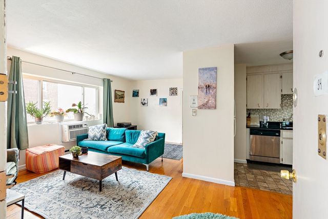 10 Scottfield Rd 34, Boston, MA 02134