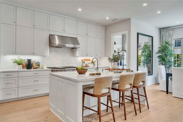 207 Pinnacle, Irvine, CA 92602