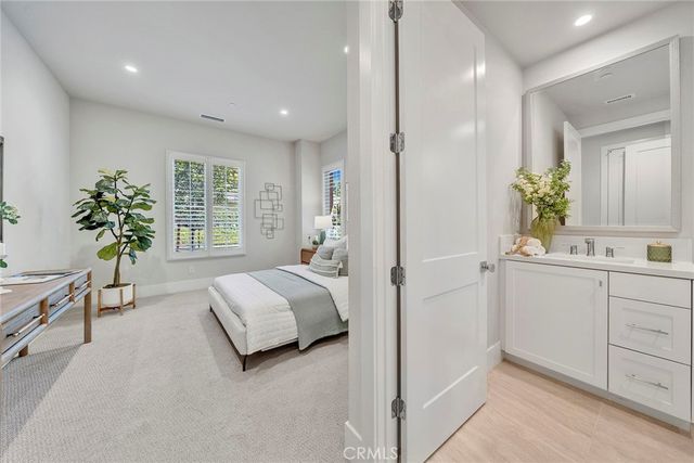 207 Pinnacle, Irvine, CA 92602
