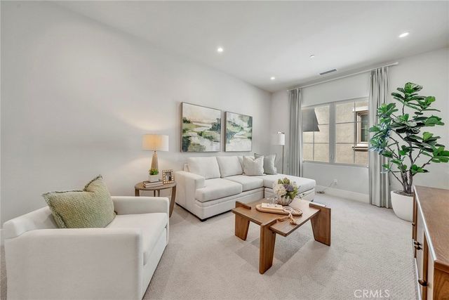 207 Pinnacle, Irvine, CA 92602