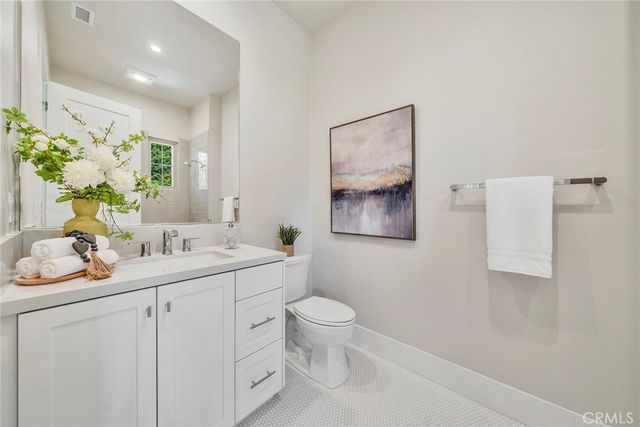 207 Pinnacle, Irvine, CA 92602