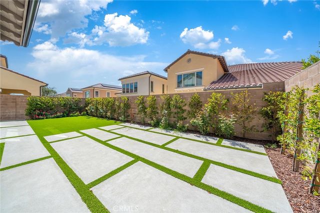 207 Pinnacle, Irvine, CA 92602