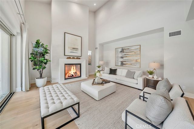 207 Pinnacle, Irvine, CA 92602