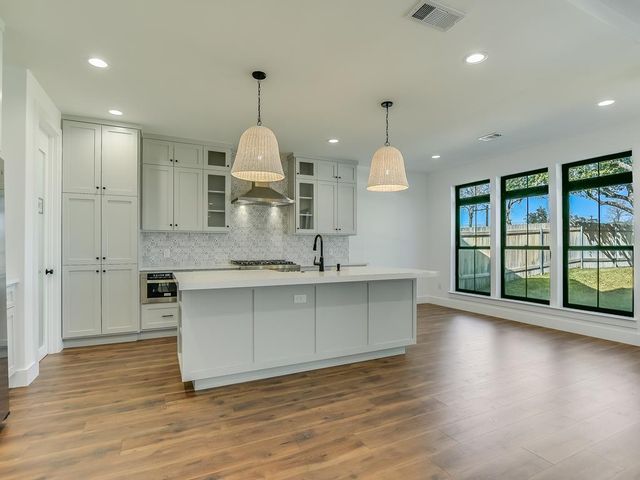 2419 Cherry Lane, Kingsland, TX 78639