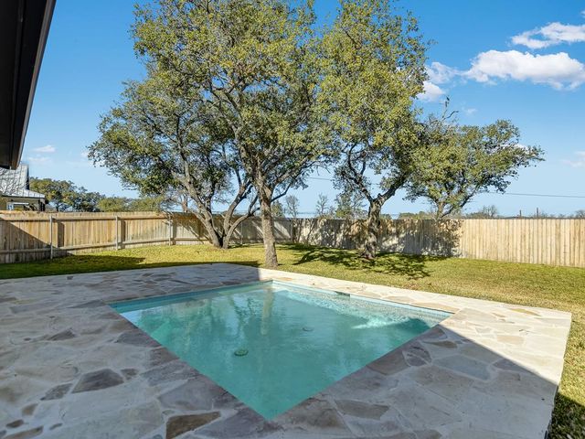 2419 Cherry Lane, Kingsland, TX 78639
