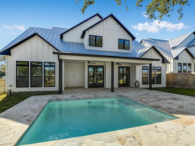 2419 Cherry Lane, Kingsland, TX 78639