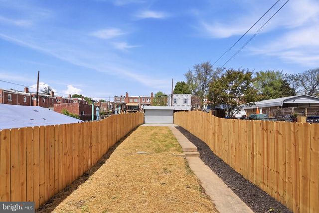129 HAMILTON ST NW, Washington, DC 20011