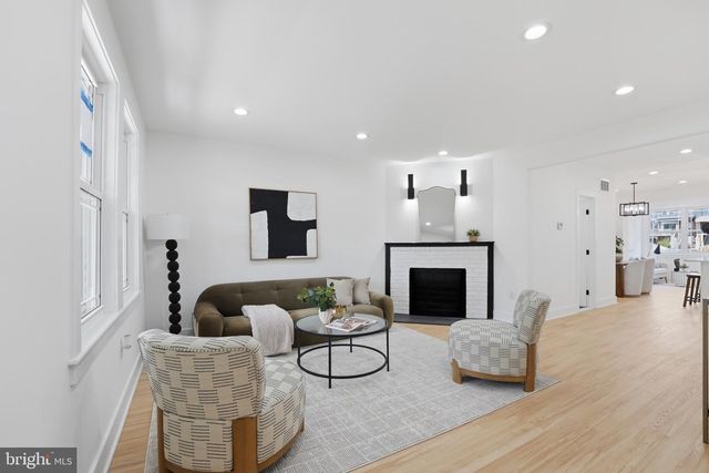 129 HAMILTON ST NW, Washington, DC 20011