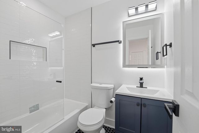 129 HAMILTON ST NW, Washington, DC 20011