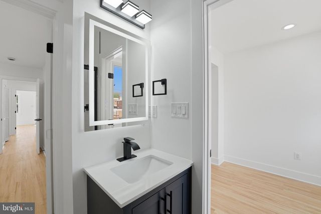 129 HAMILTON ST NW, Washington, DC 20011