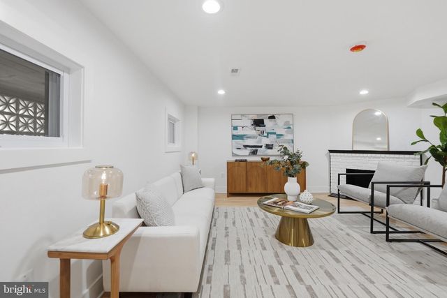 129 HAMILTON ST NW, Washington, DC 20011