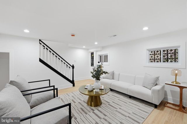129 HAMILTON ST NW, Washington, DC 20011