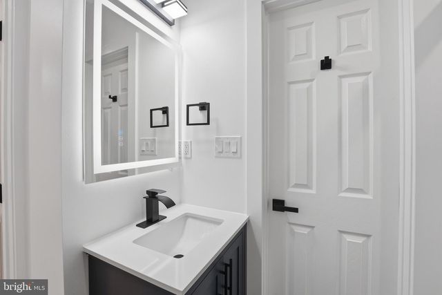 129 HAMILTON ST NW, Washington, DC 20011
