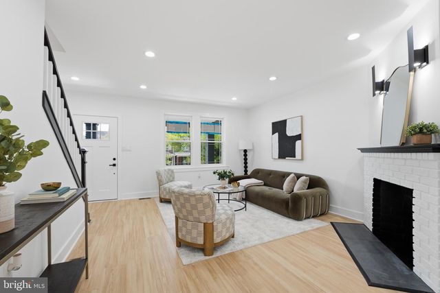 129 HAMILTON ST NW, Washington, DC 20011