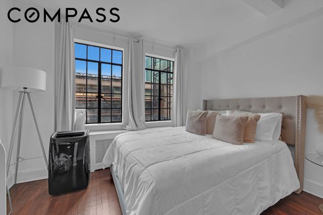 320 E 42nd St Apt 1407, New York City, NY 10017
