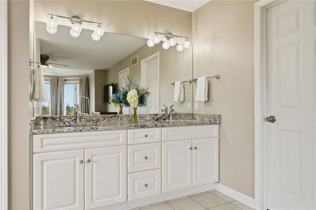 215 Cypress Knoll Dr, Ohio Twp, PA 15143