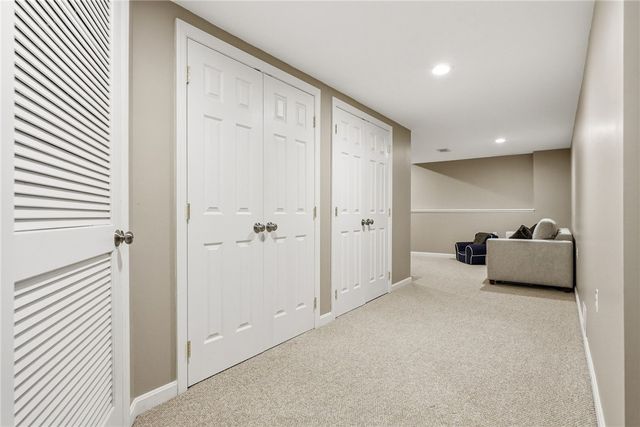215 Cypress Knoll Dr, Ohio Twp, PA 15143