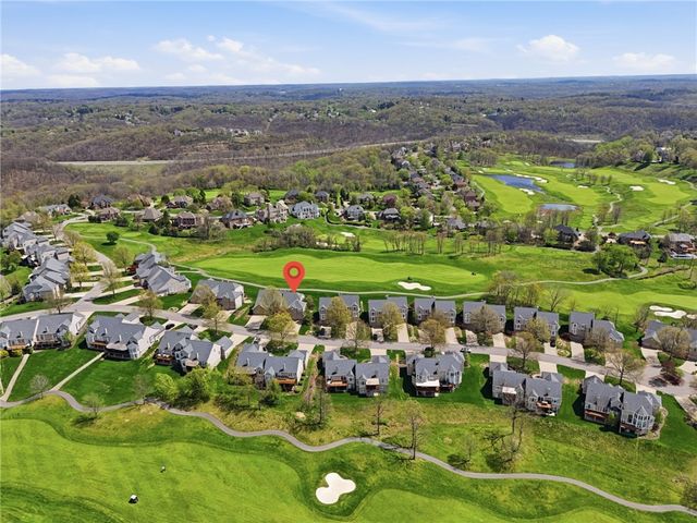 215 Cypress Knoll Dr, Ohio Twp, PA 15143
