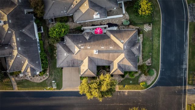 2 Tournament WAY, The Hills, TX 78738