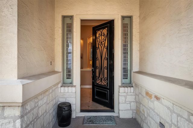 2 Tournament WAY, The Hills, TX 78738