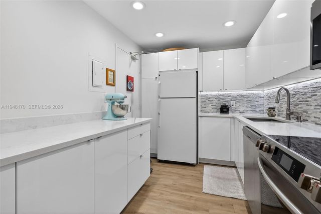 9381 E Bay Harbor Dr 303N, Bay Harbor Islands, FL 33154