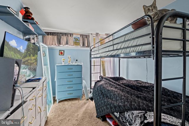 32 UNIVERSITY MEWS, Philadelphia, PA 19104