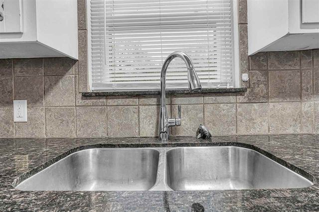 2304 NE 9th St, Lawton, OK 73507