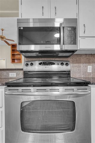 2304 NE 9th St, Lawton, OK 73507