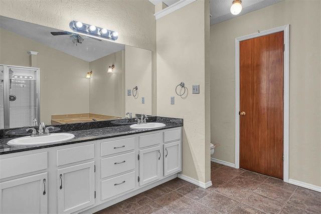 2304 NE 9th St, Lawton, OK 73507