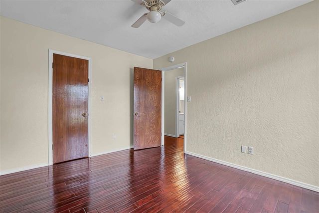 2304 NE 9th St, Lawton, OK 73507