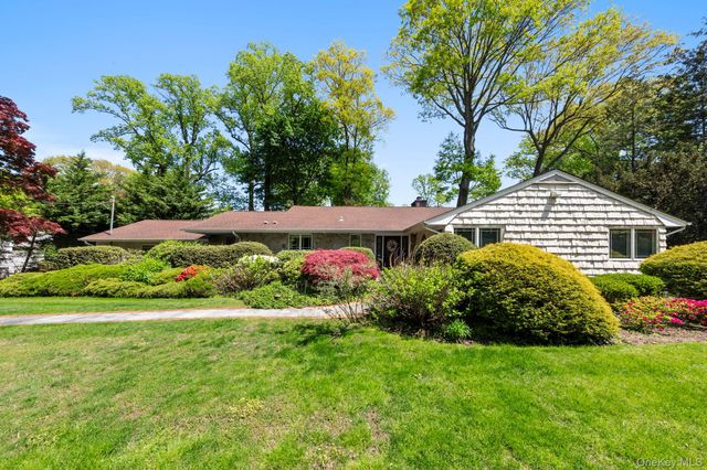5 The Hemlocks, Roslyn Estates, NY 11577