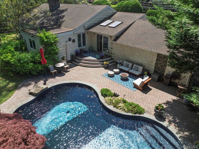 5 The Hemlocks, Roslyn Estates, NY 11577