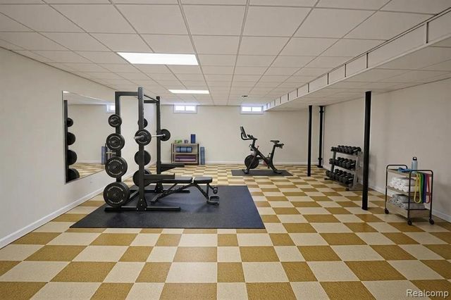 4558 Sudbury Drive, Warren, MI 48092