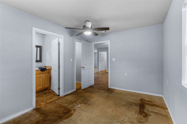 702 Main Street, Windom, TX 75492