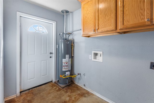 702 Main Street, Windom, TX 75492