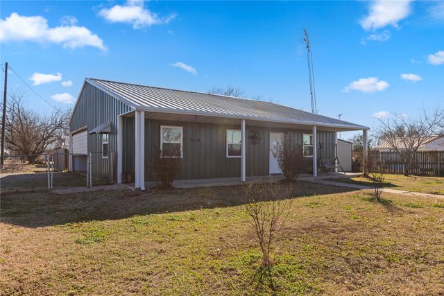 702 Main Street, Windom, TX 75492