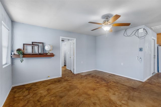 702 Main Street, Windom, TX 75492