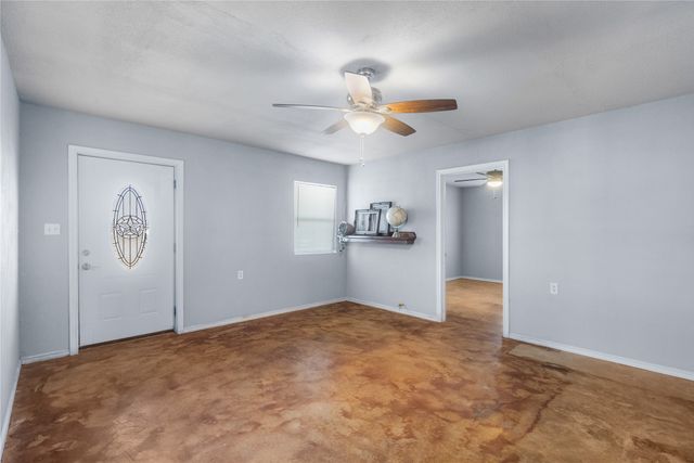 702 Main Street, Windom, TX 75492