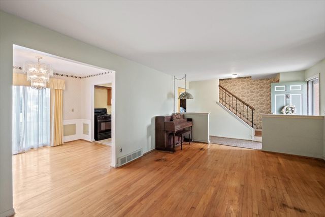 31126 Gloede Drive, Warren, MI 48088
