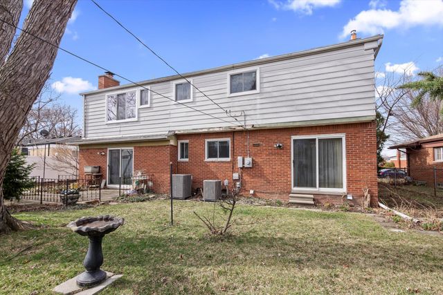 31126 Gloede Drive, Warren, MI 48088
